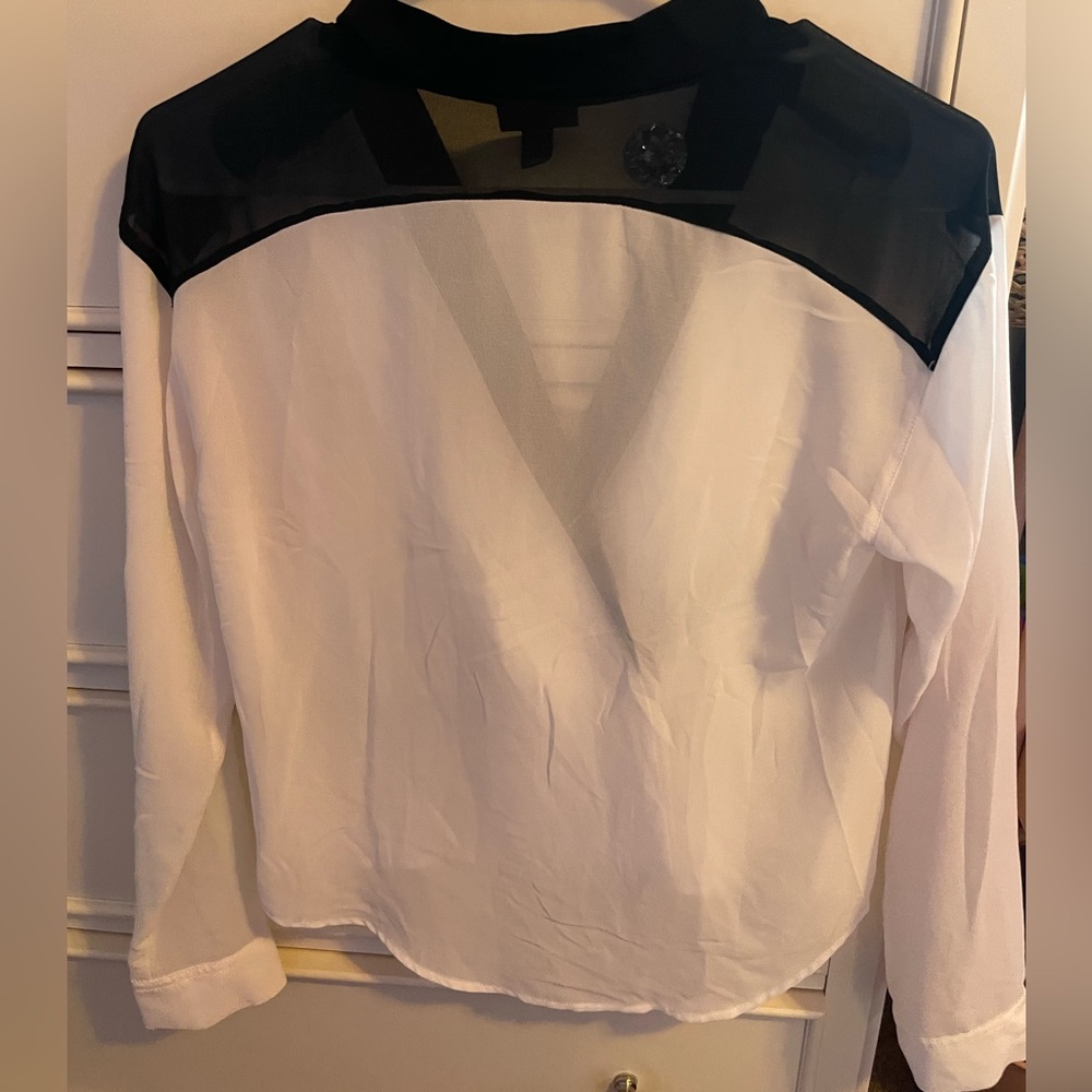 Nice top! - Picture 4 of 4